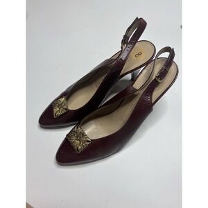 Bruno Magli Red Leather Kitten Heels Gold Broach Women's 8 B Timeless Made Italy